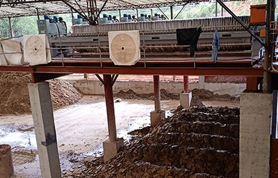 污泥處理該如何選擇污泥脫水機(jī)