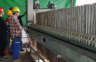 如何解決污泥壓濾機噴漿問題