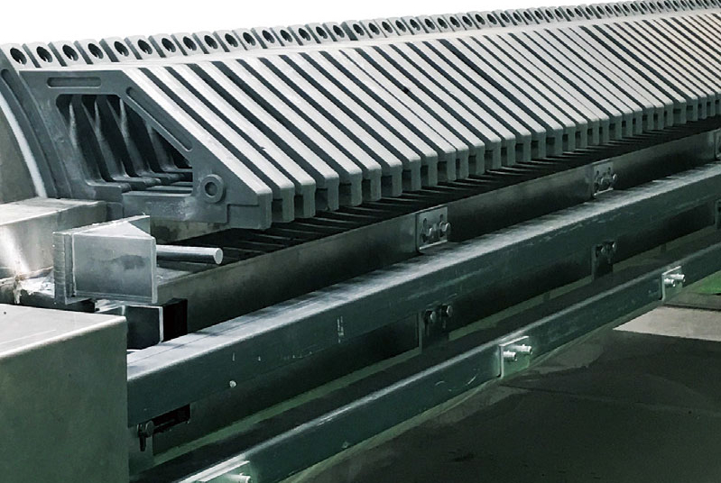 污泥壓濾機設(shè)備為何在市場上暢銷如此的火熱