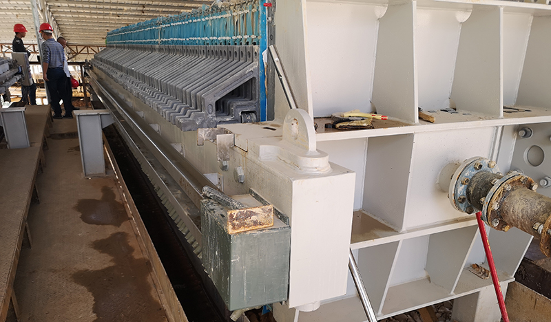 穩(wěn)產(chǎn)高產(chǎn)還優(yōu)產(chǎn)生產(chǎn)線需配置污泥壓濾機(jī)得當(dāng)